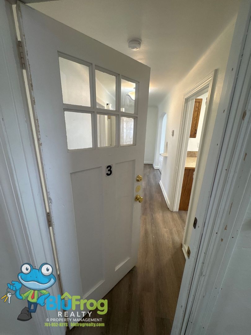 Jamestown Apartment: 442 2nd St SW