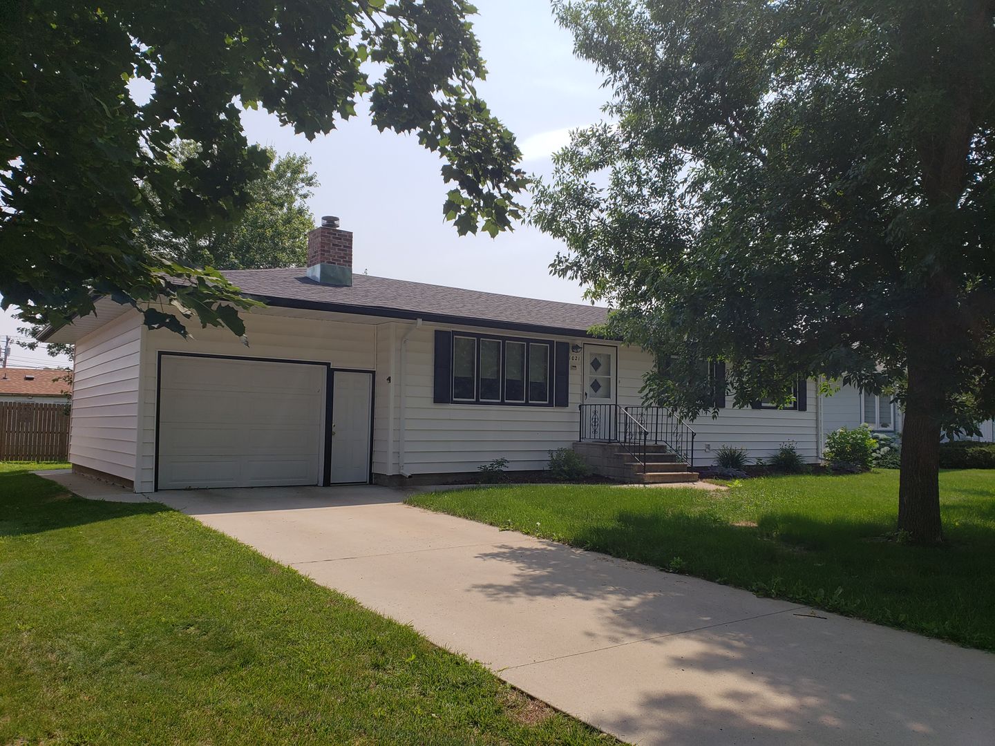 Jamestown House: 1021 5th ave SW