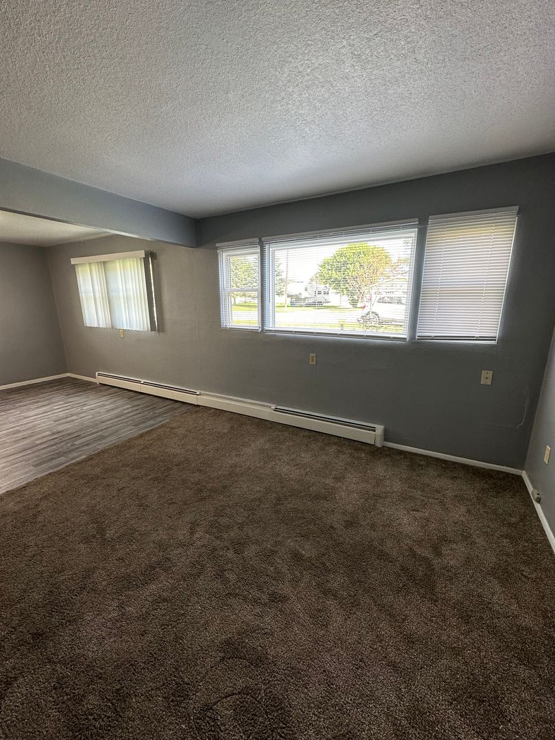 Jamestown Apartment: 714 13th St SE