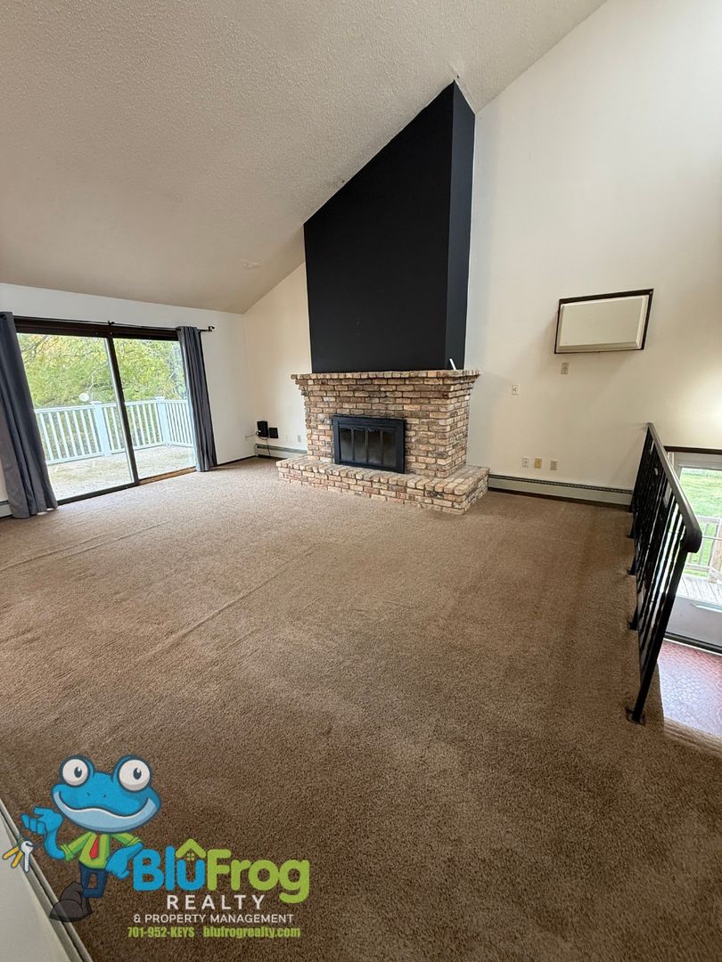 Valley City Apartment: 615 9th St. NW