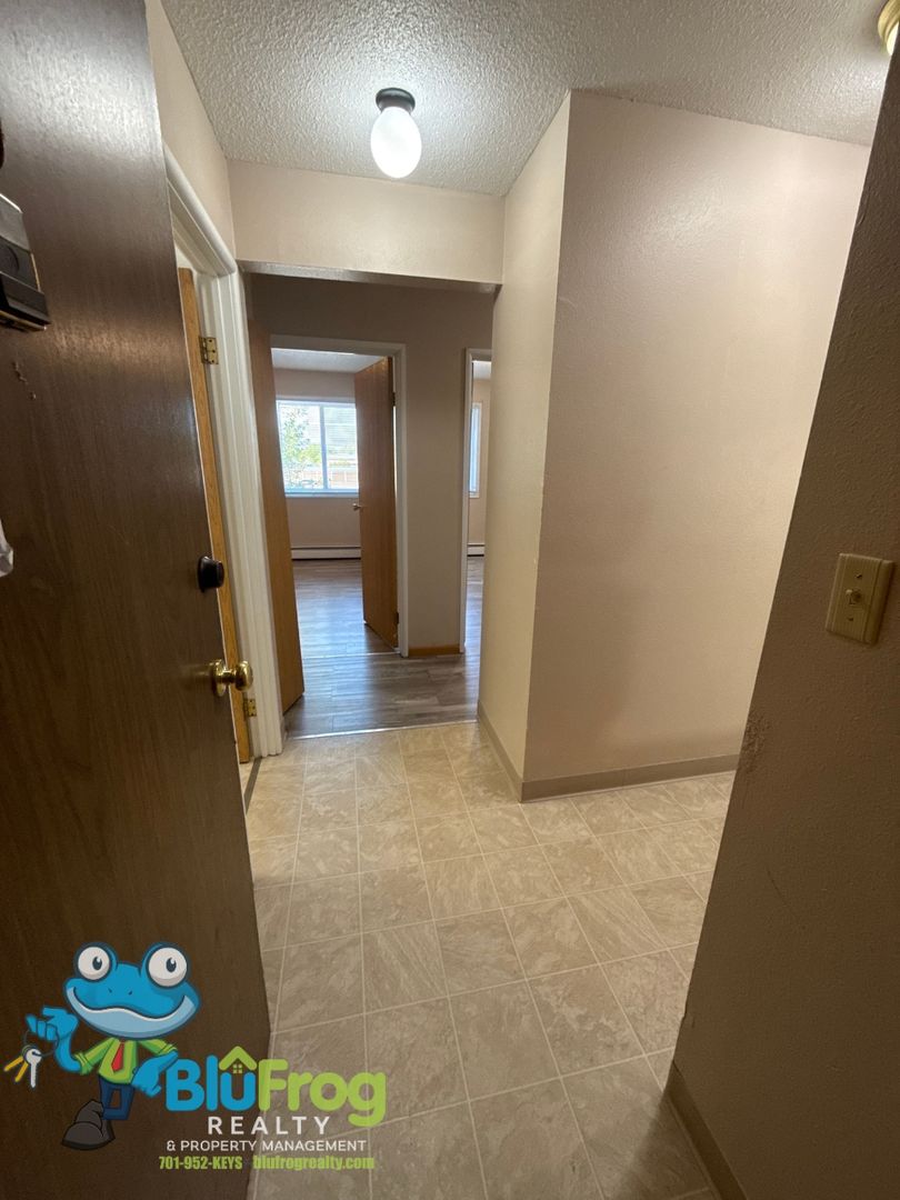 Jamestown Apartment: 610 11th St NE