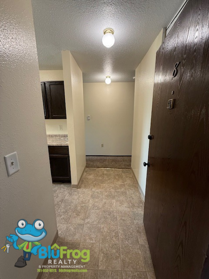 Jamestown Apartment: 904 13th St NE