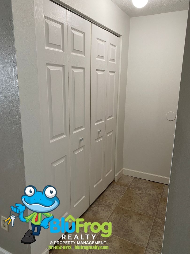 Jamestown Apartment: 611 11th St NE