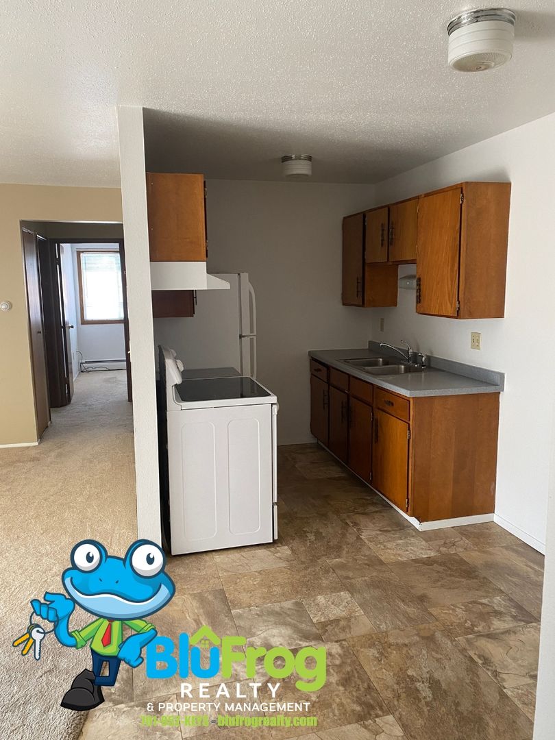 Jamestown Apartment: 1506 6th Ave SW