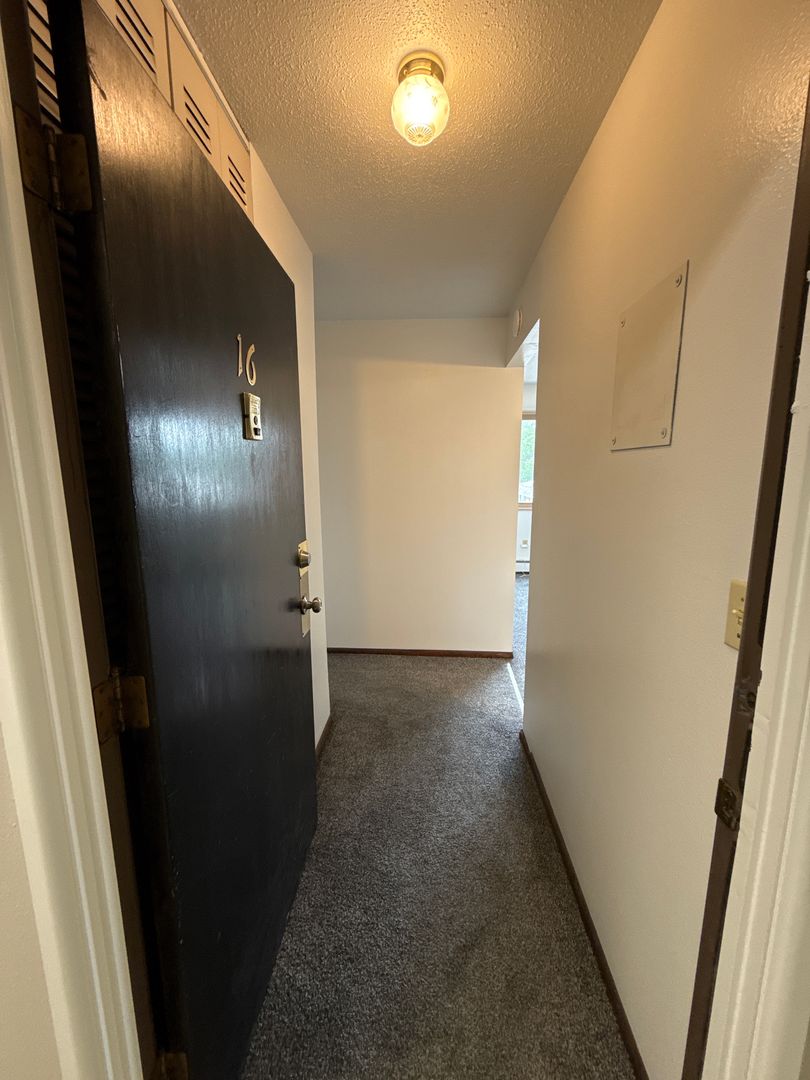 Jamestown Apartment: 909 12th Ave NE