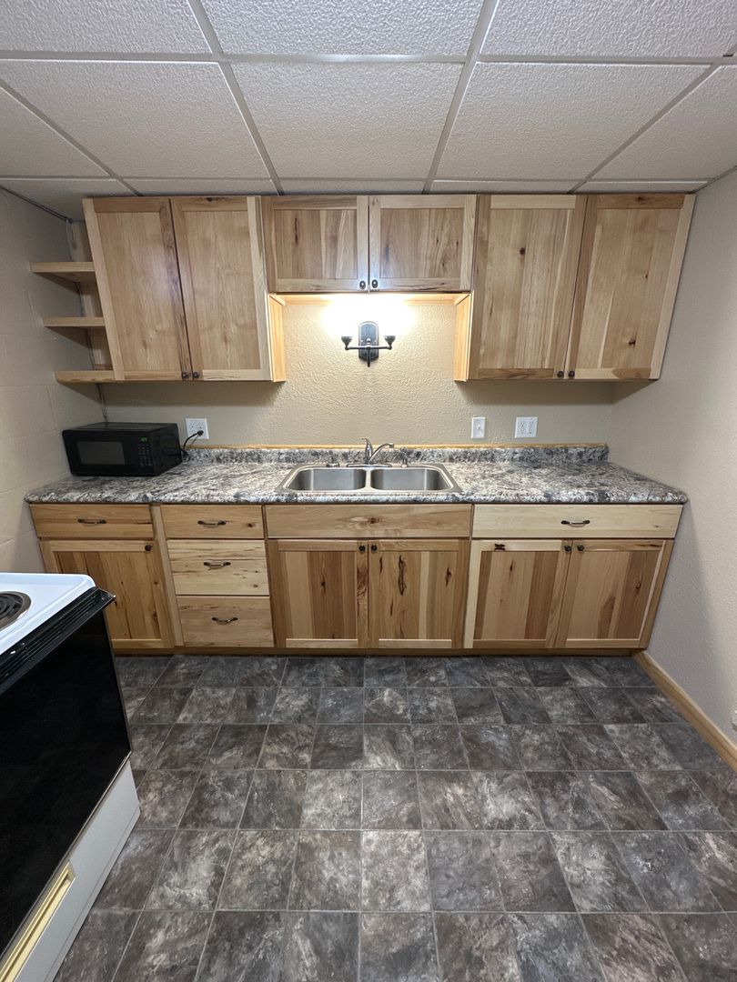 Jamestown Apartment: 202 5th Ave SE