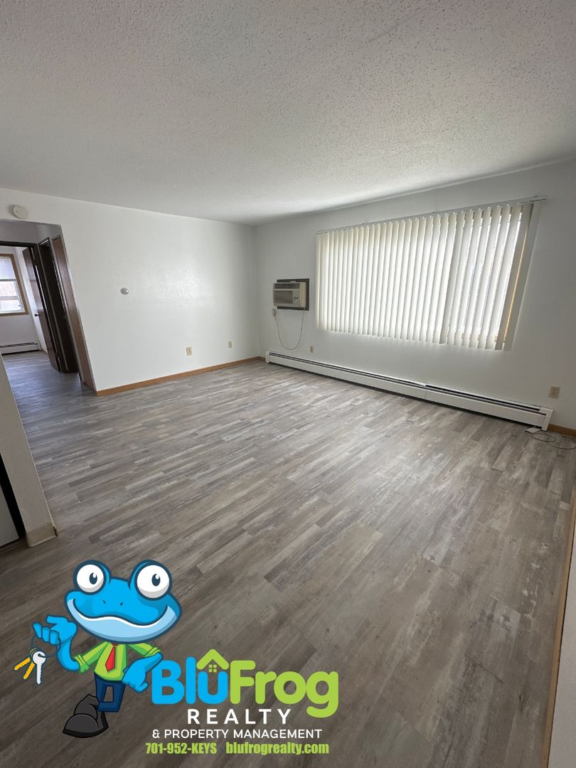 Jamestown Apartment: 734 11th St NE