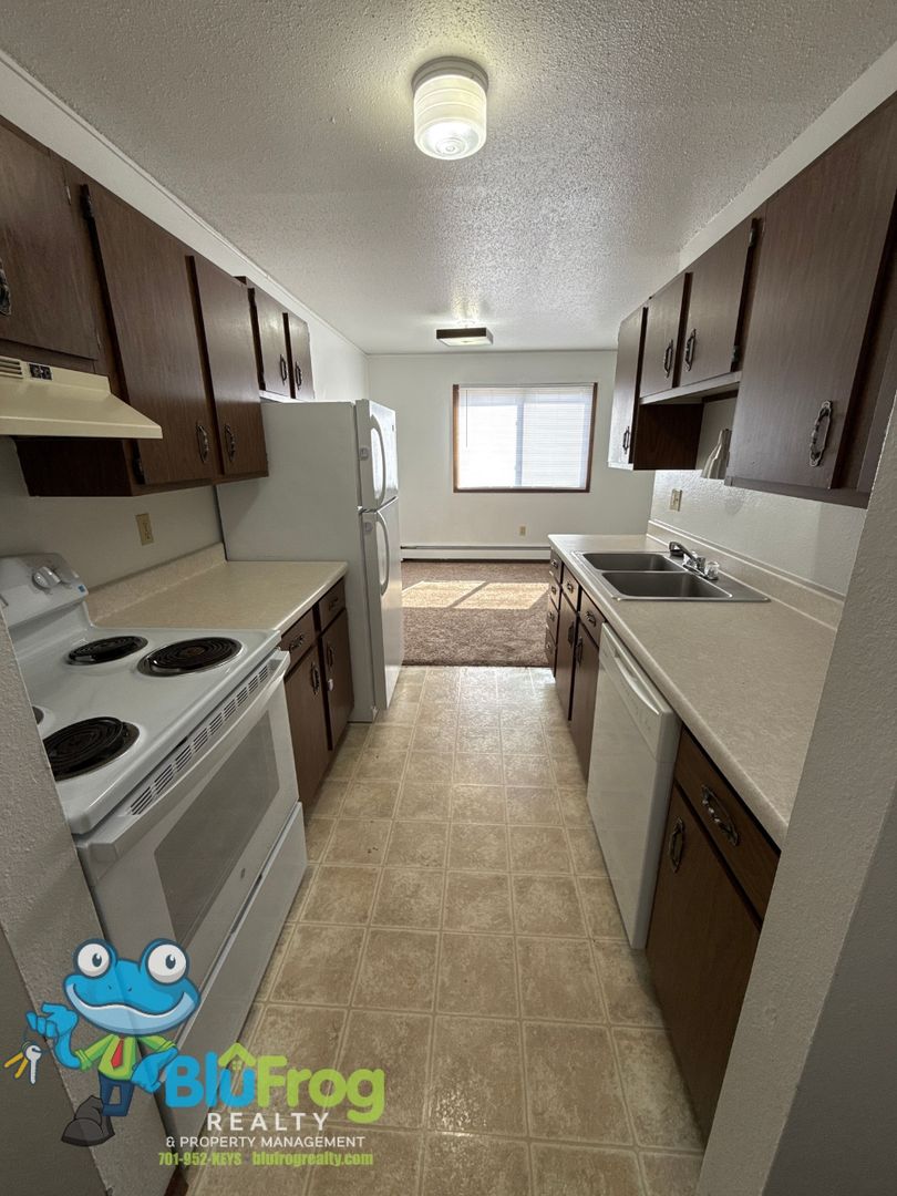 Jamestown Apartment: 1506 10th Ave NE