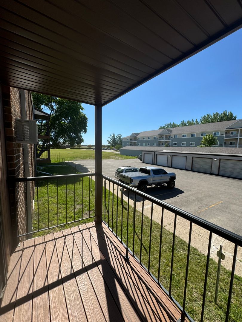 Jamestown Apartment: 1416 10th Ave NE