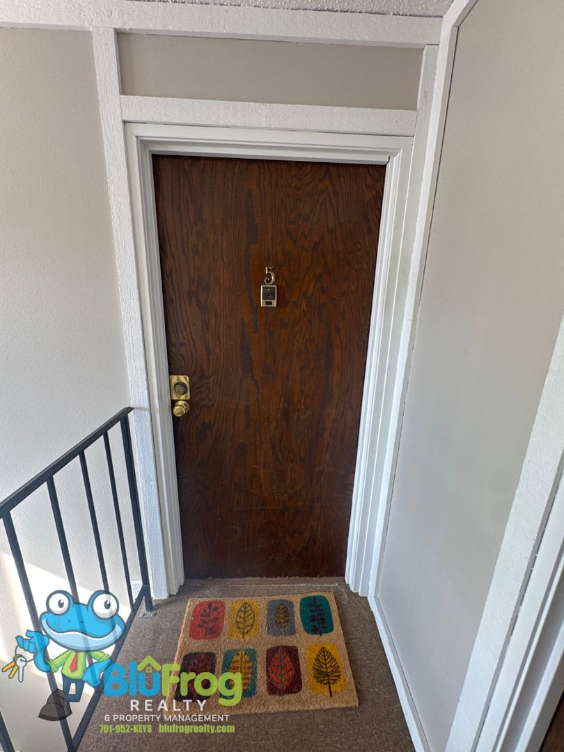 Jamestown Apartment: 603 11th St NE