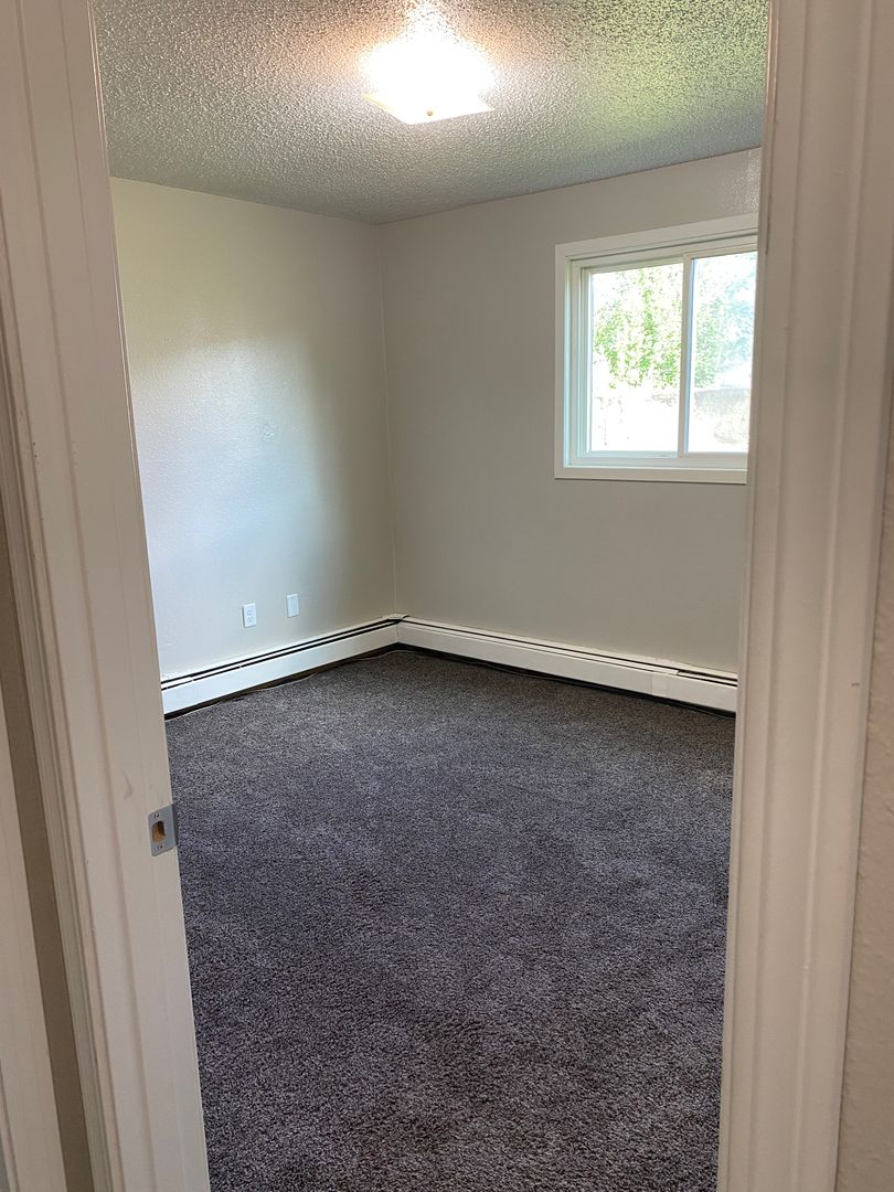 Jamestown Apartment: 1213 11th St SE