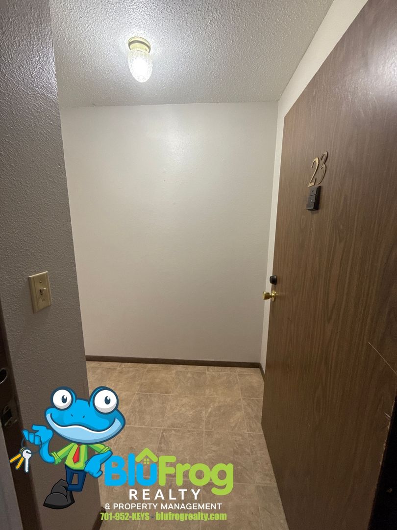Jamestown Apartment: 611 11th St NE