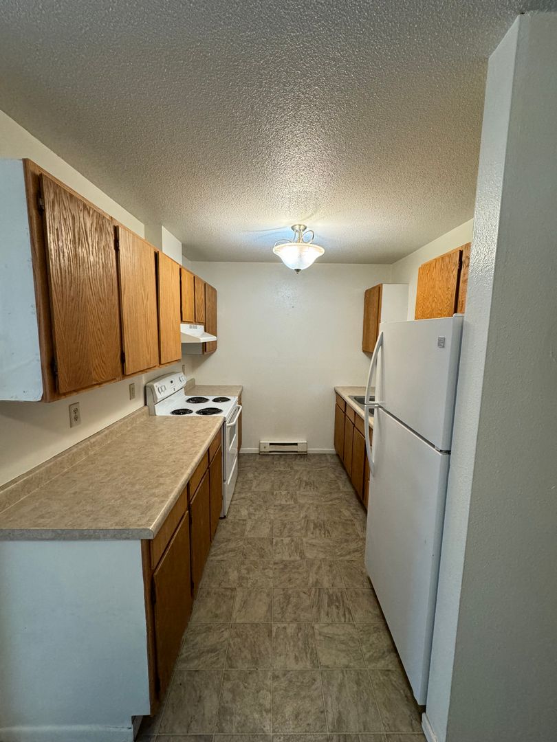 Jamestown Apartment: 1604 16th Ave SW