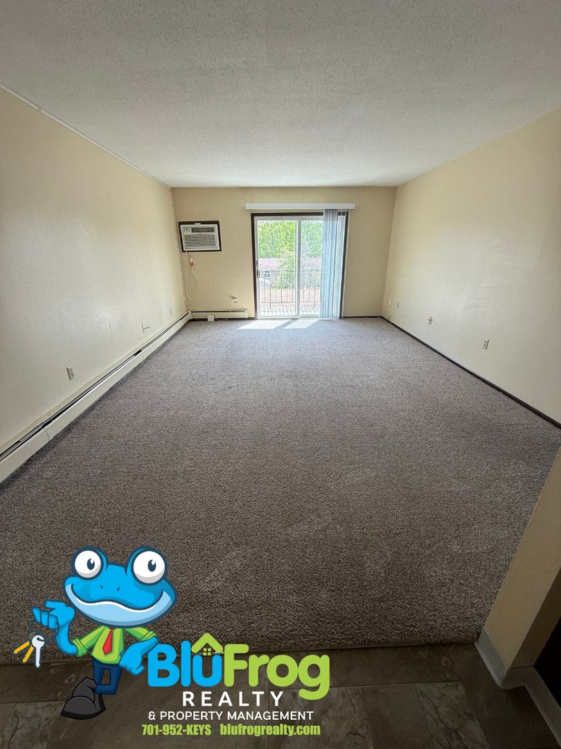 Jamestown Apartment: 904 13th St NE