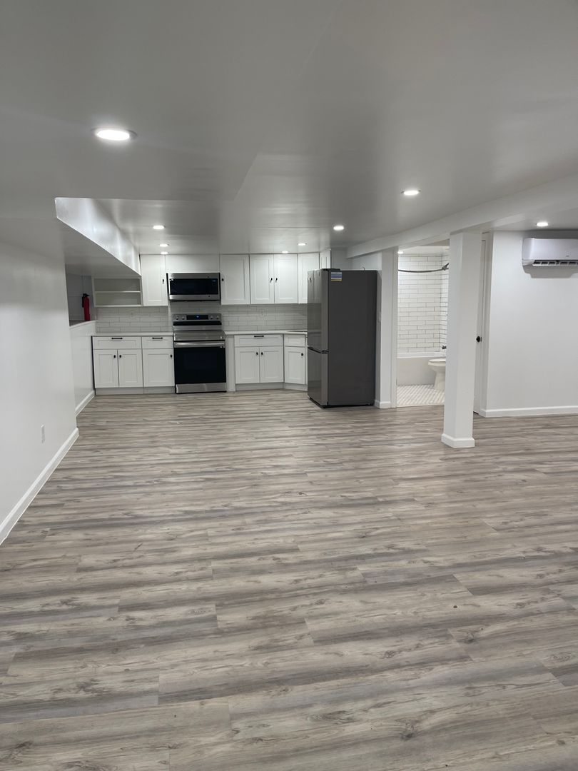 Sayville Apartment: 258 Greeley Ave