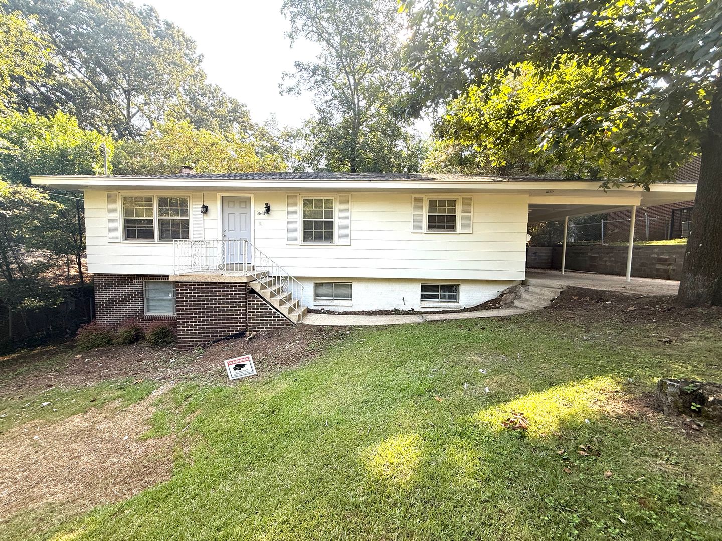Montgomery House: 3667 Willow Lane Dr