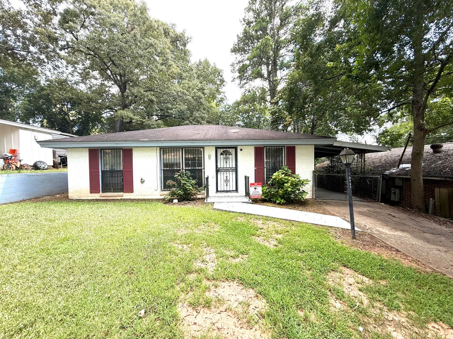 Montgomery House: 1716 Midway Street