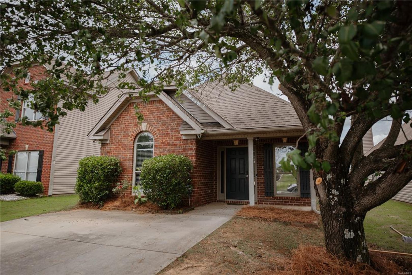 Montgomery House: 464 Park Lake Drive