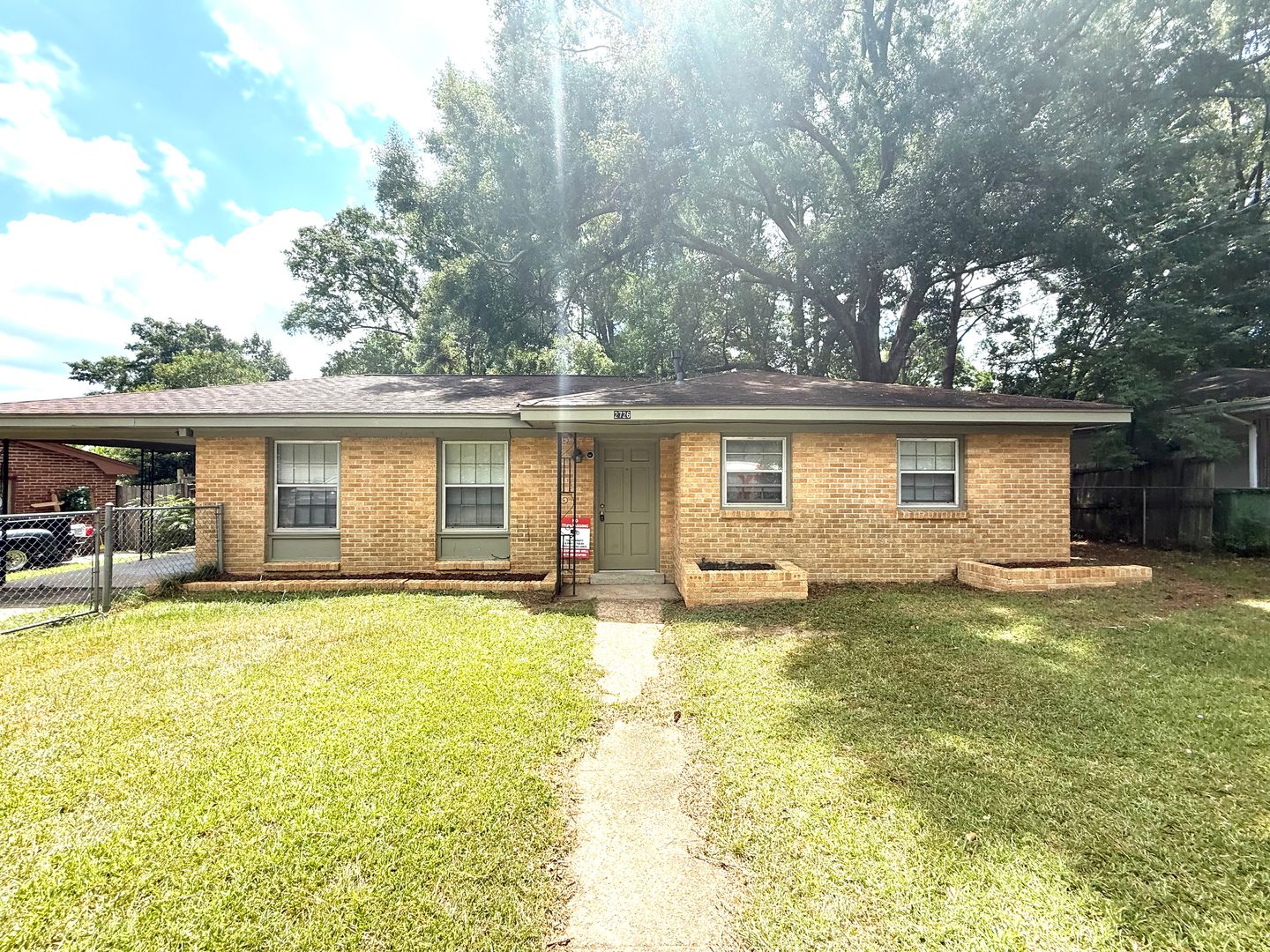 Montgomery House: 2726 Green Oaks Drive