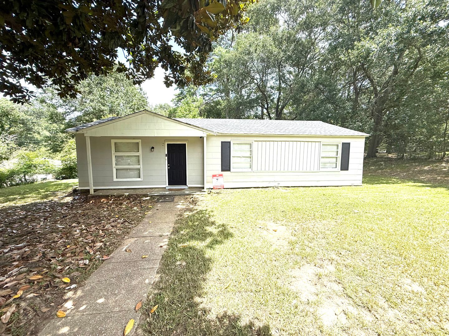 Montgomery House: 1205 Cottondale road