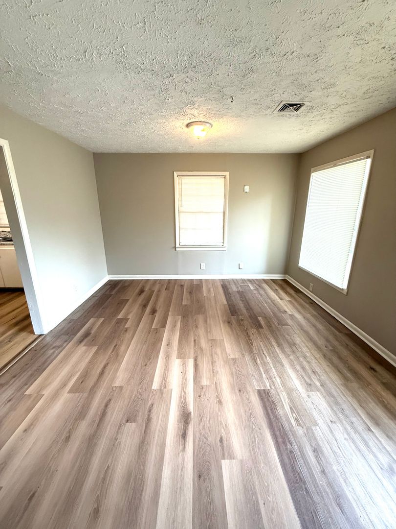 Montgomery House: 3 Mimosa Drive