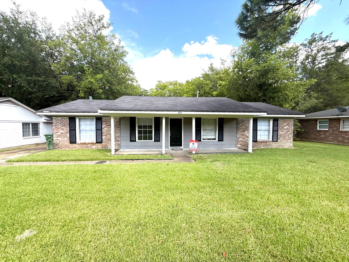 Montgomery House: 1805 Gillespie Drive