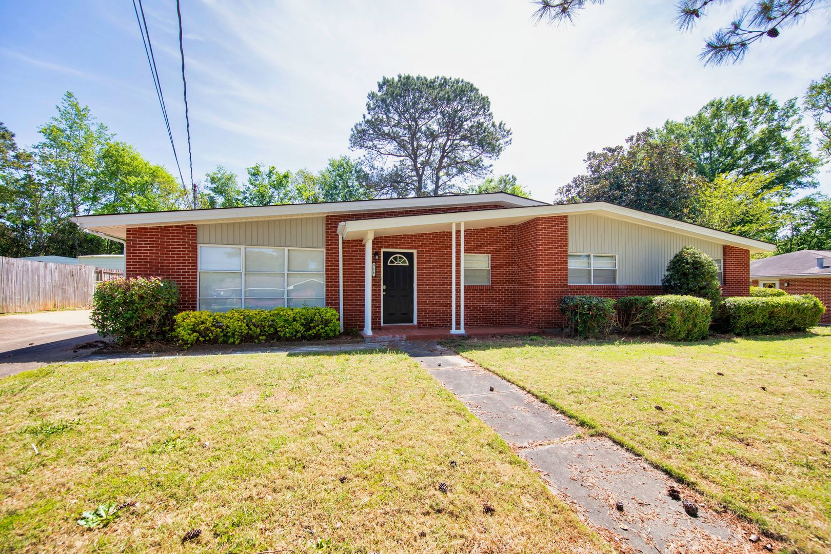 Montgomery House: 316 Ferry Way