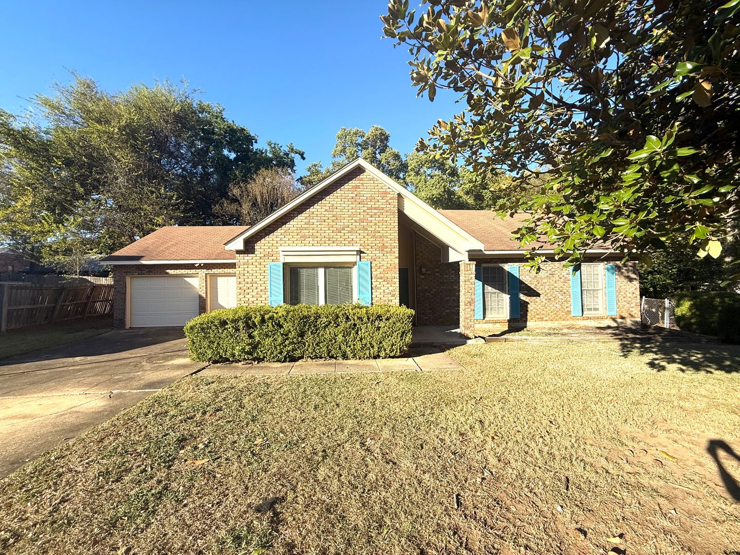 Montgomery House: 6125 Greta Place