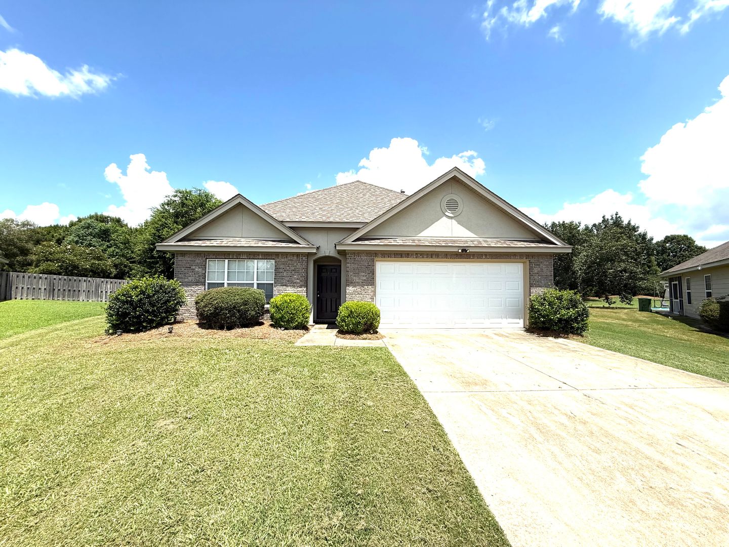 Montgomery House: 9400 Colleton Court