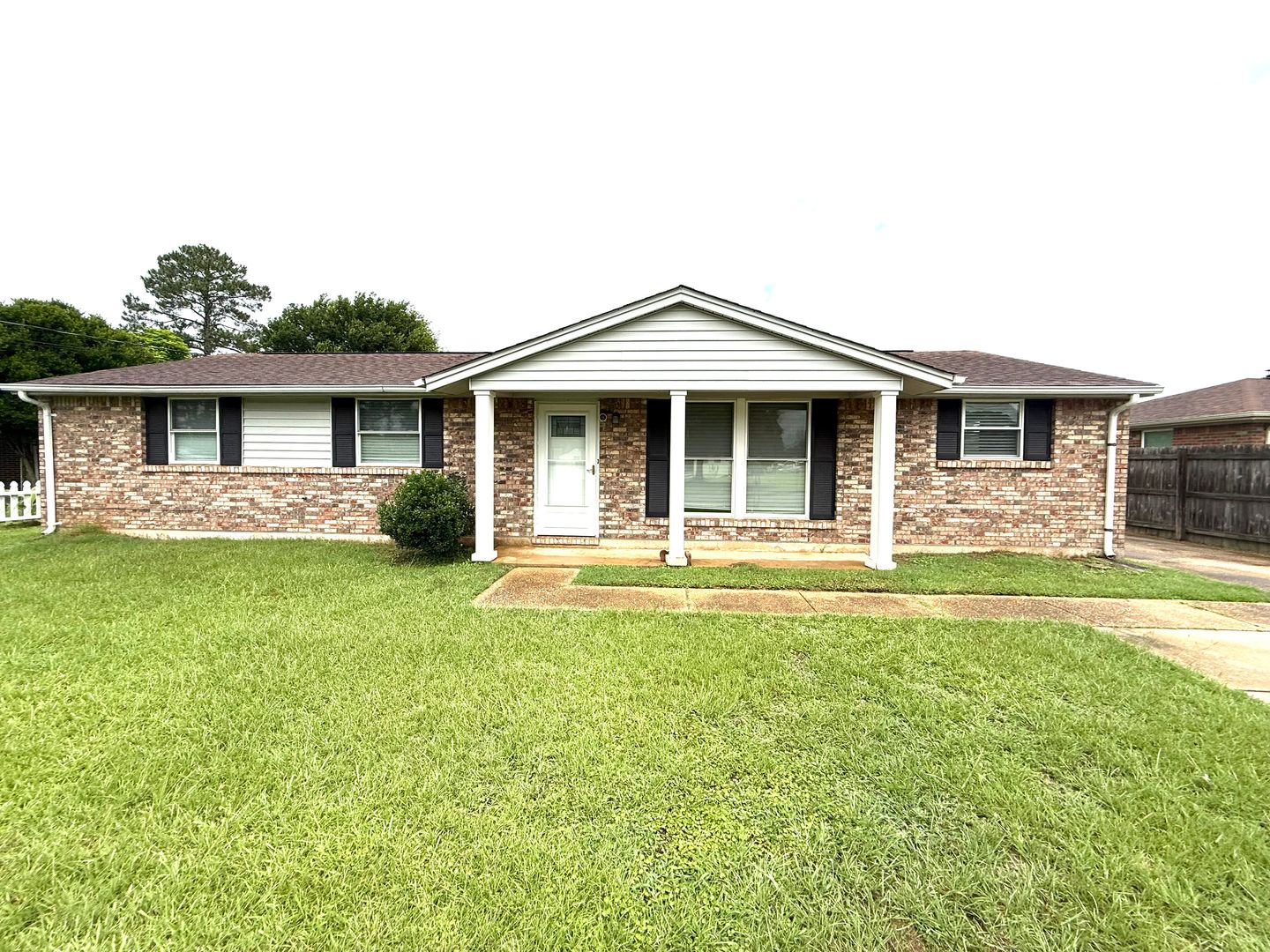 Prattville House: 224 Lilac Drive