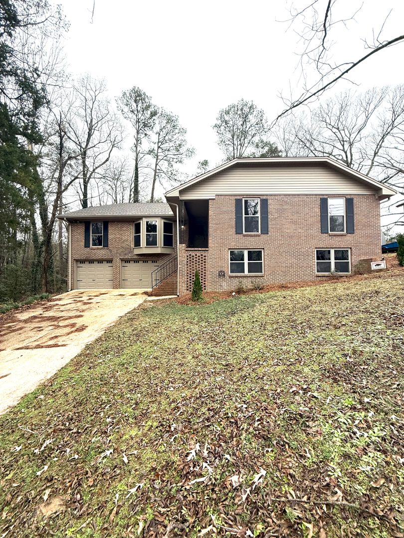 Prattville House: 508 Mockingbird Court