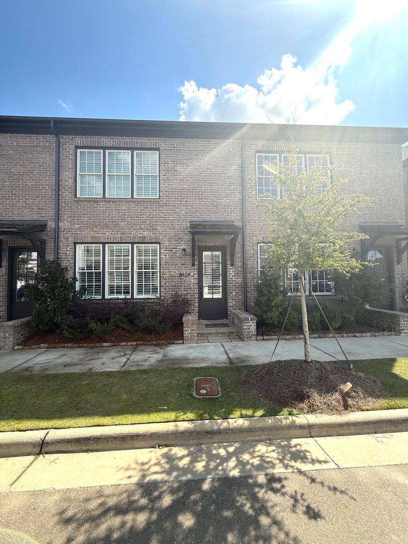 Montgomery House: 8424 Conduit Street