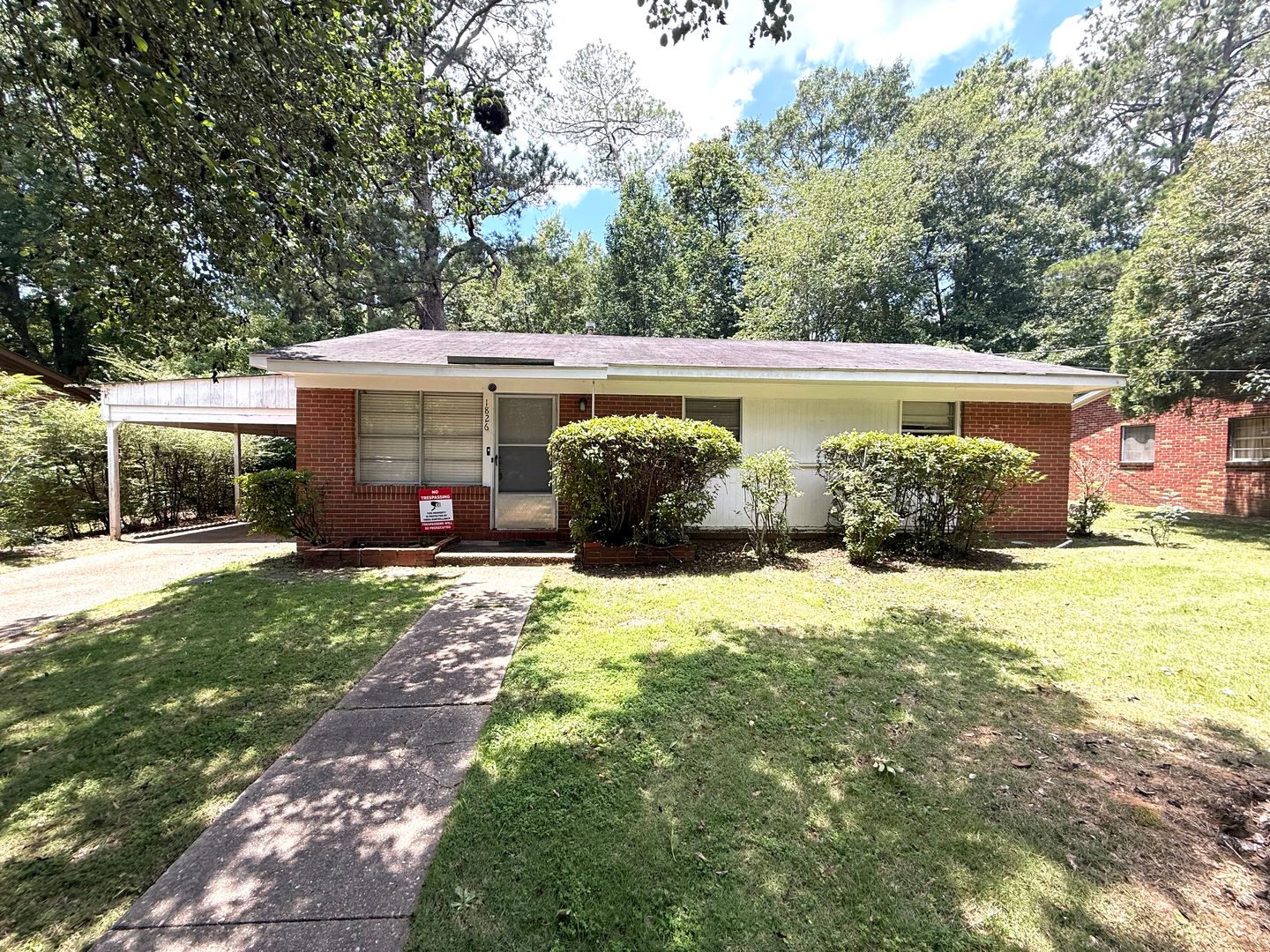 Montgomery House: 1826 Pinecrest Drive