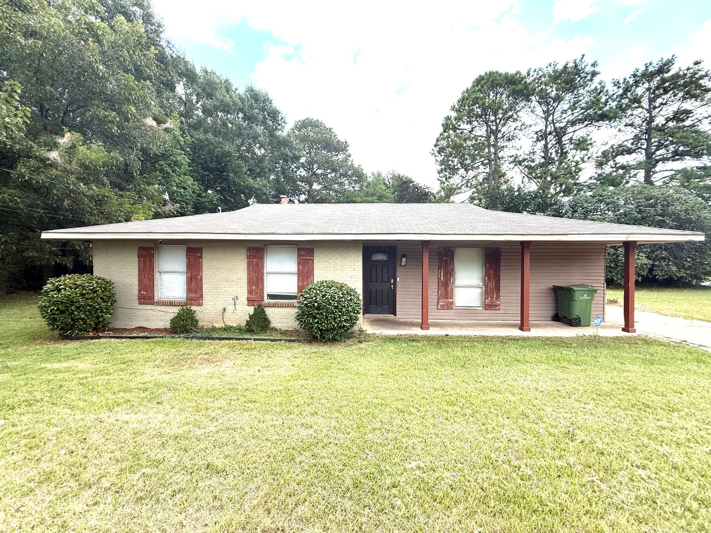 Montgomery House: 402 Mulligan Drive