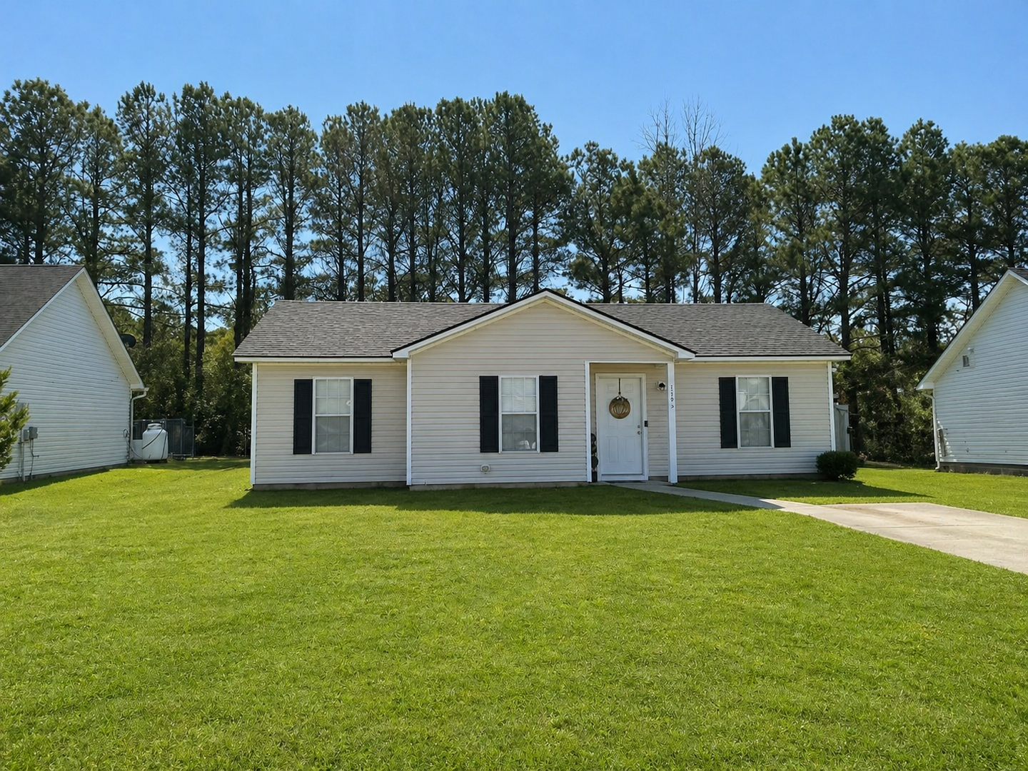 Elizabeth City House: 118 Sutton Dr.