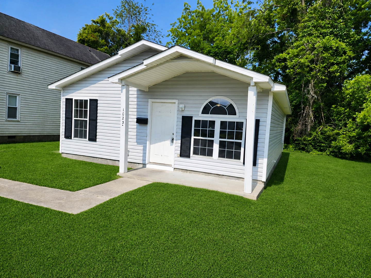 Elizabeth City House: 1023 Butler Lane