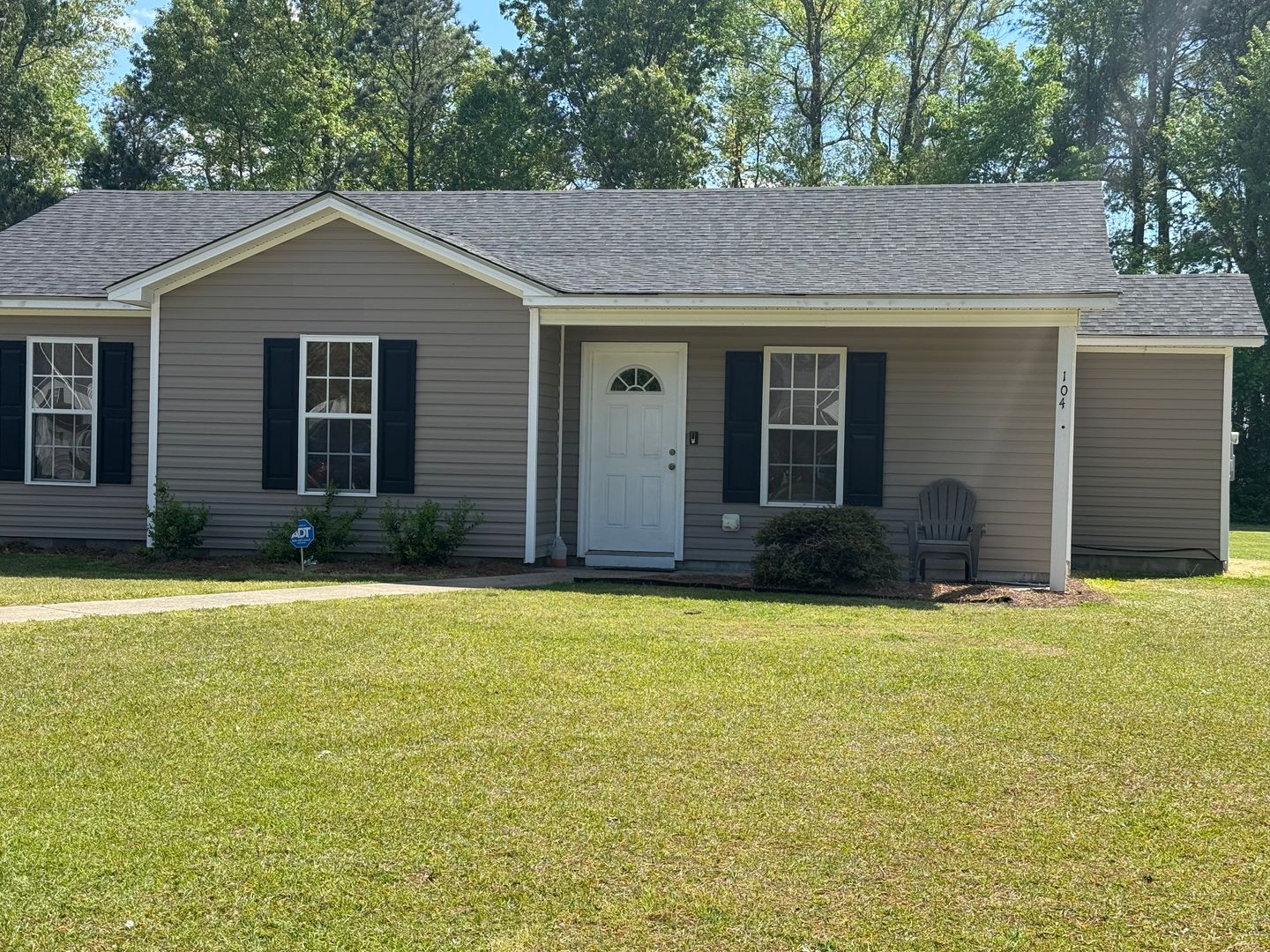 Elizabeth City House: 104 Ida Acres Dr.