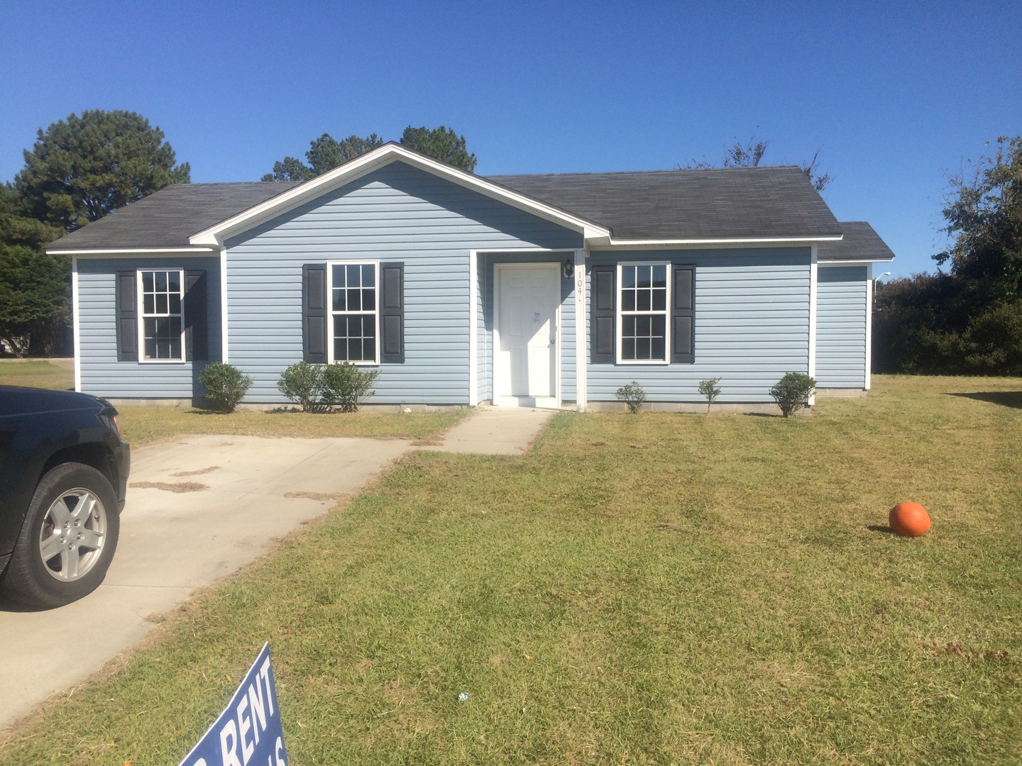 Elizabeth City House: 104 Stallings Ct.