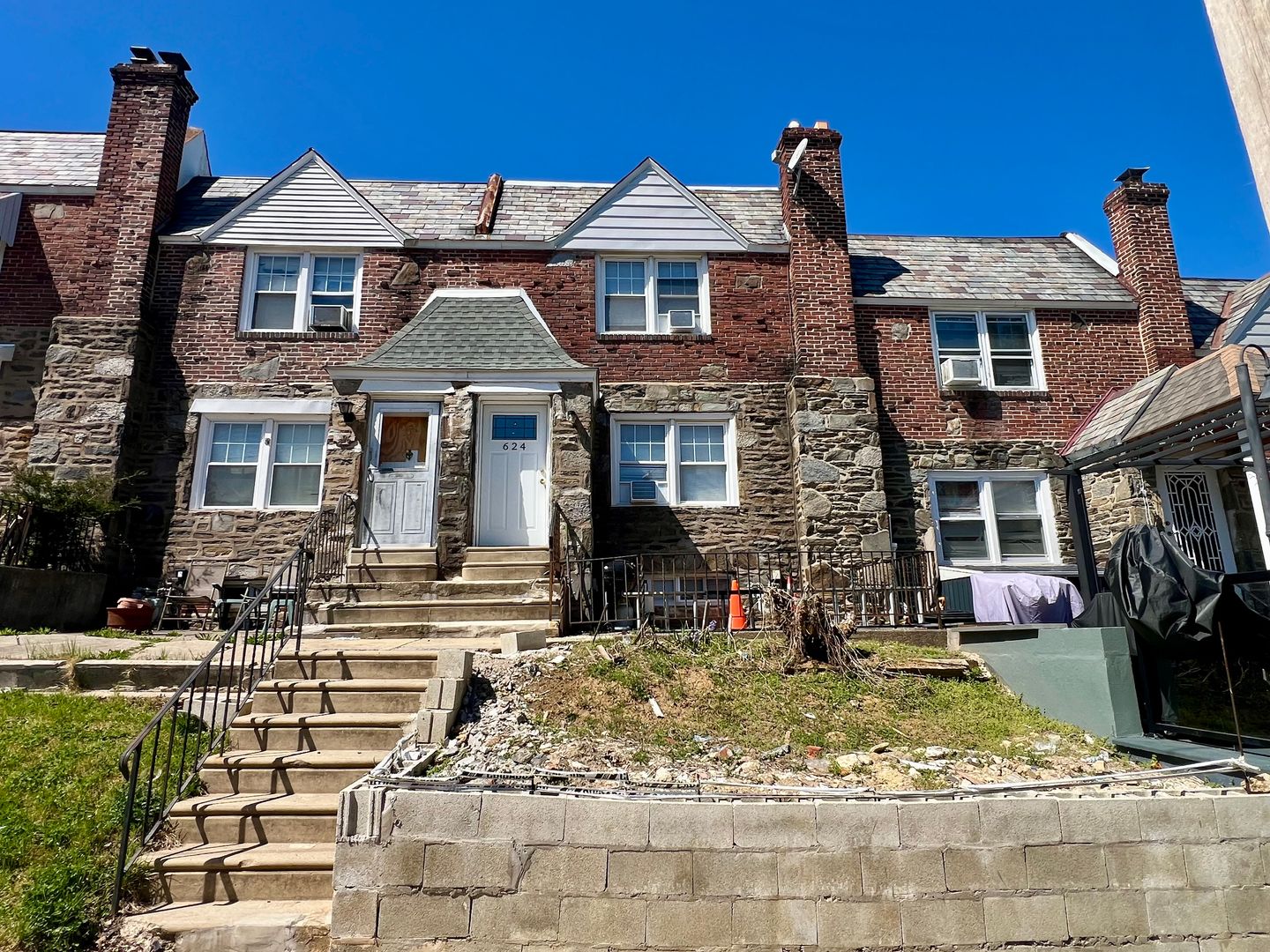 Upper Darby Townhome: 624 Briarcliff Rd