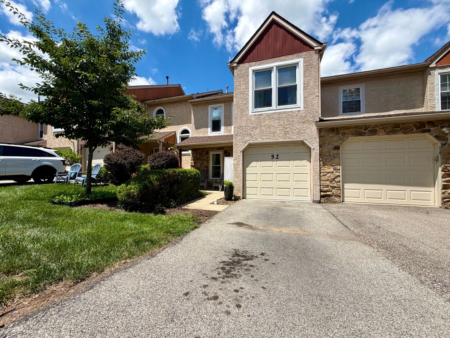 Lafayette House: 52 White Pine Ct