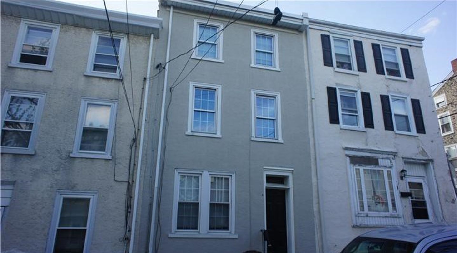 Philadelphia Townhome: 128 Jamestown Ave