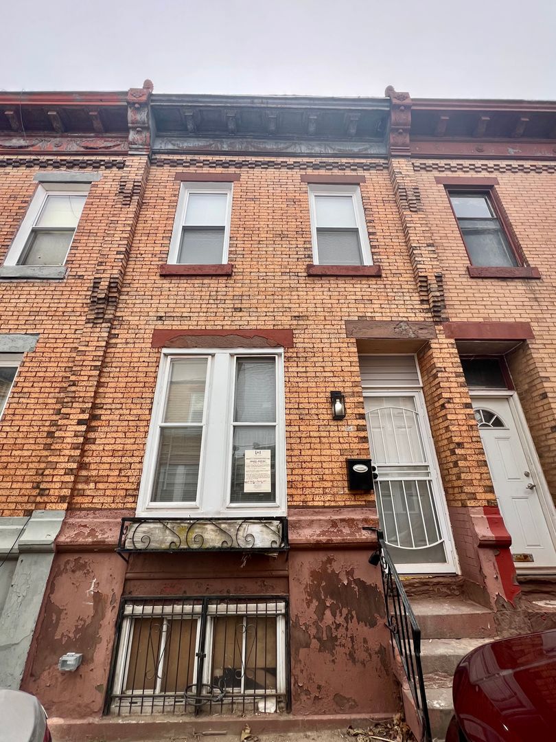 Philadelphia Townhome: 2830 W Harold St