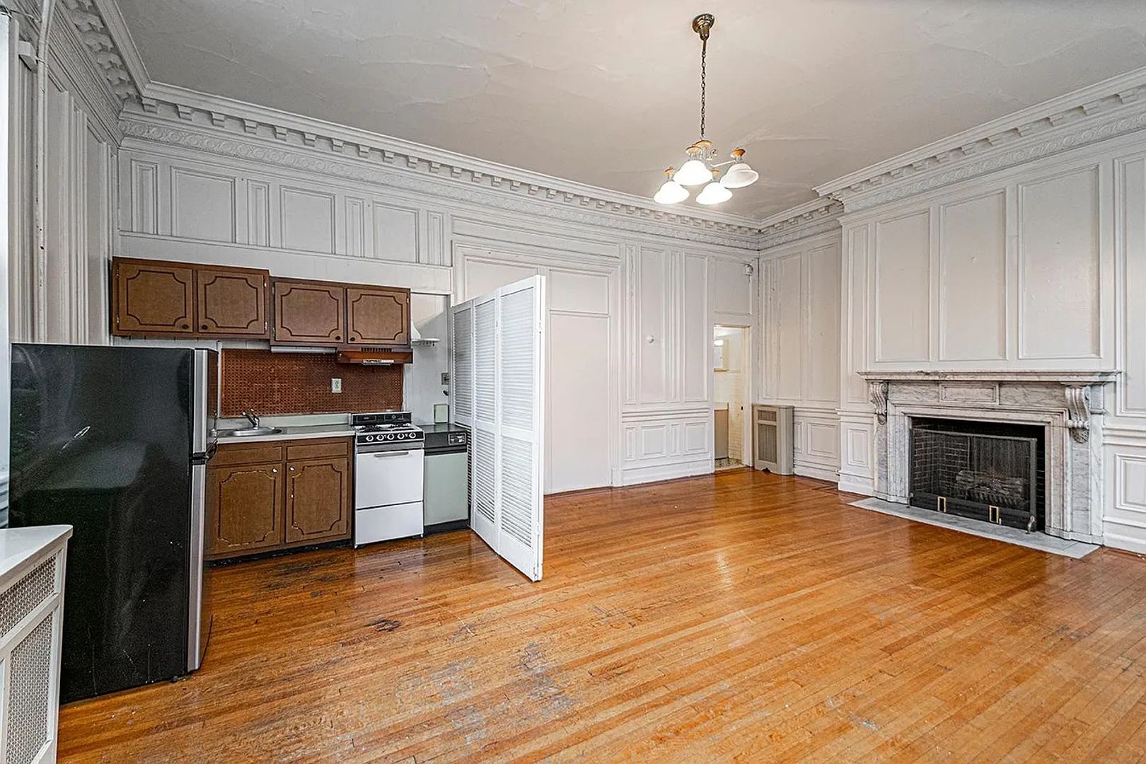Philadelphia Apartment: 229 S 22nd St