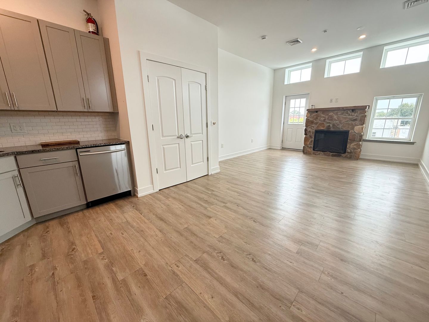 Norristown Apartment: 221 W Main St