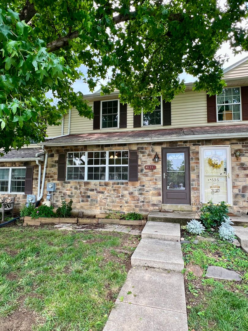 Gorgeous 3-Bedroom Townhome in Downingtown! Available NOW!