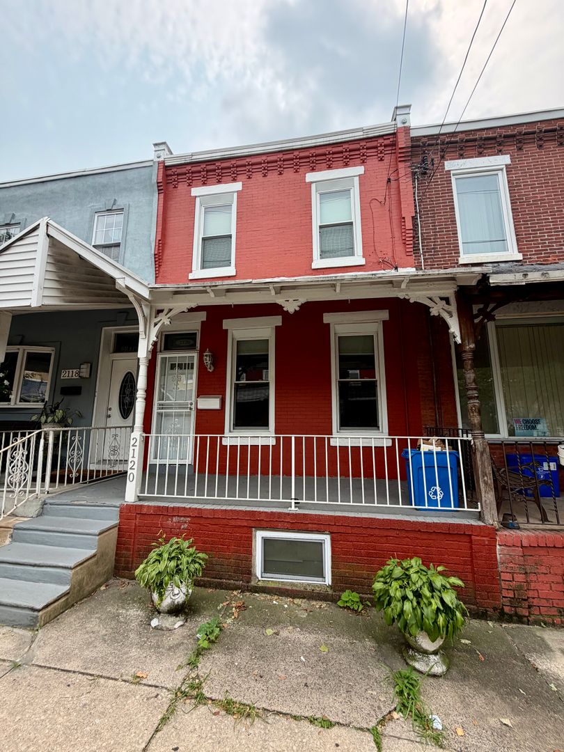 Philadelphia Townhome: 2120 Wharton St