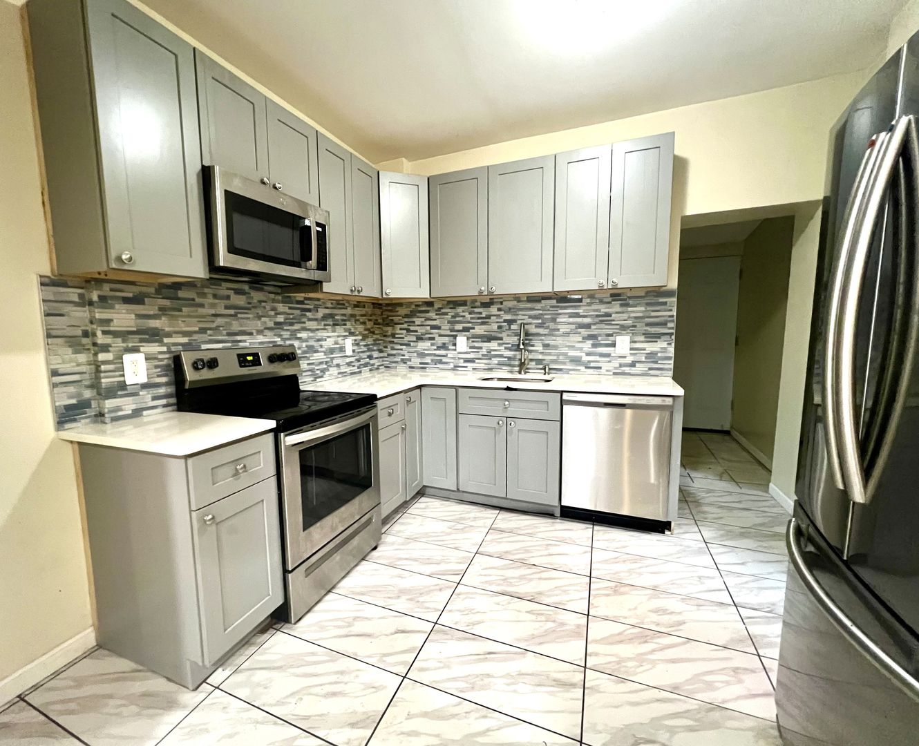 Philadelphia Townhome: 7275 Saybrook Ave