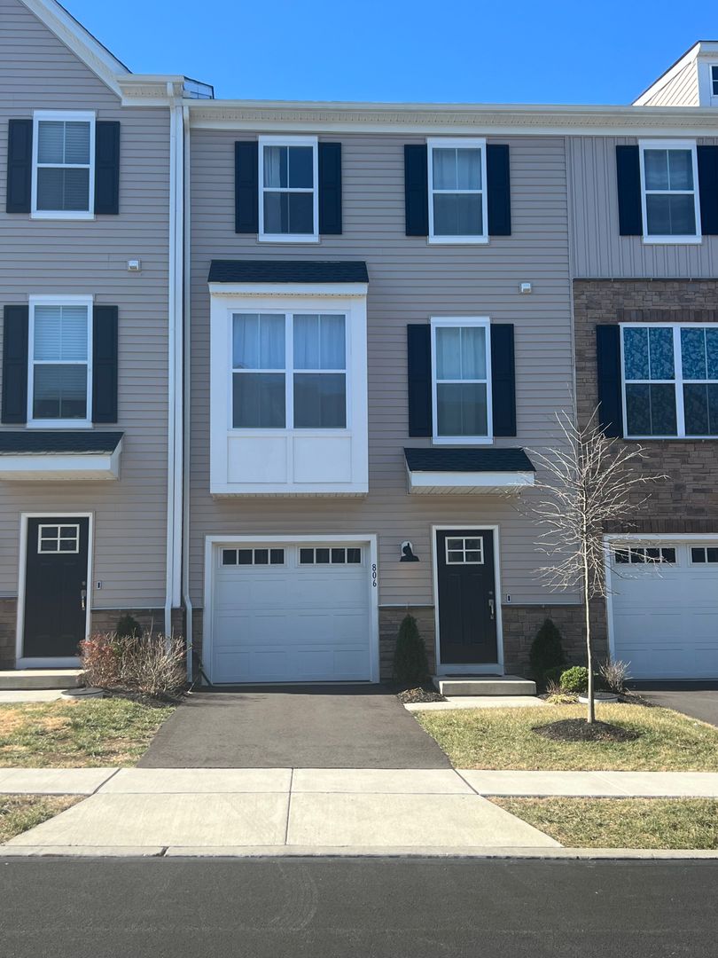 Spring City Townhome: 806 Pecan Rd