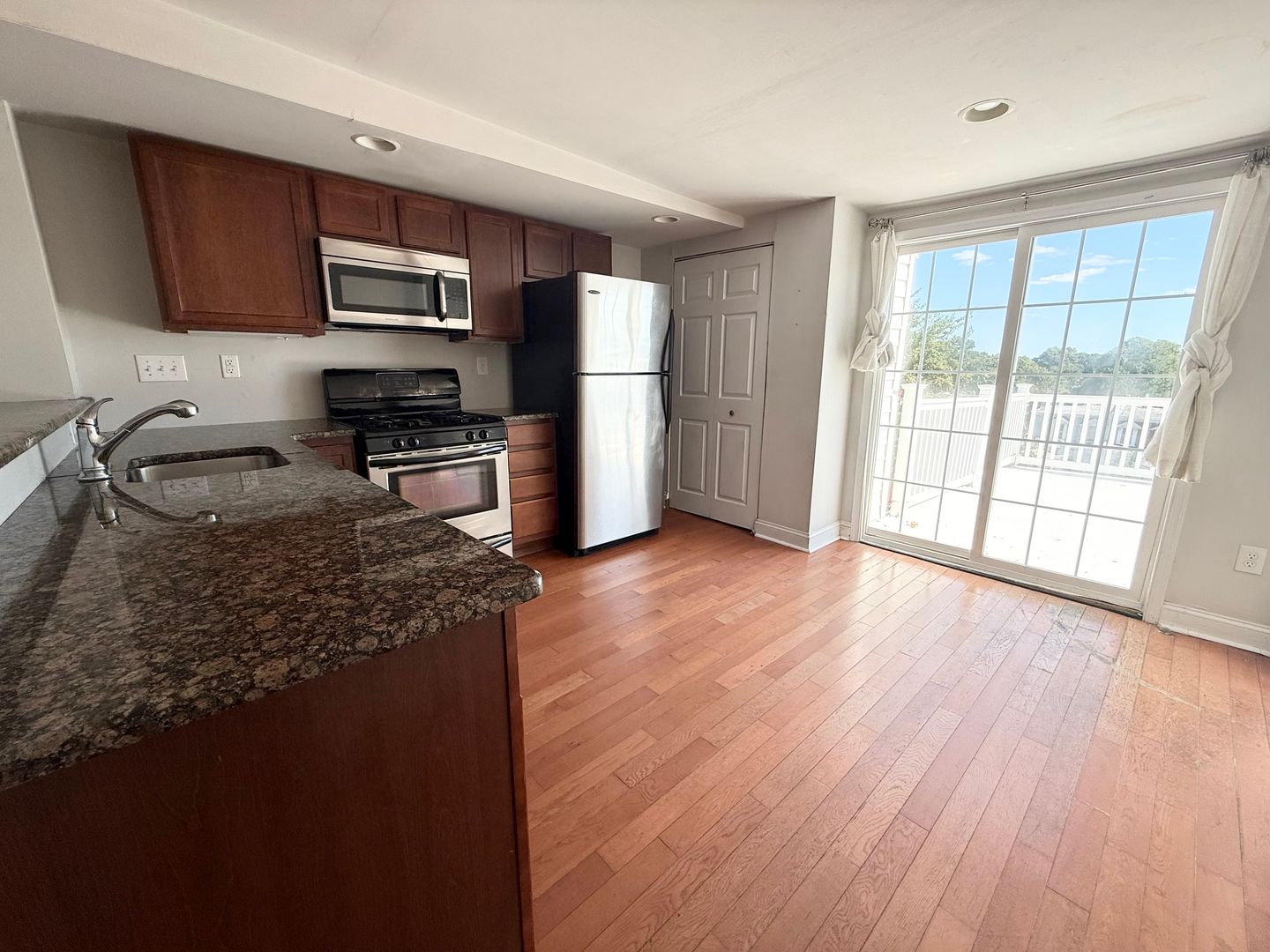 Philadelphia Apartment: 204 Sumac St