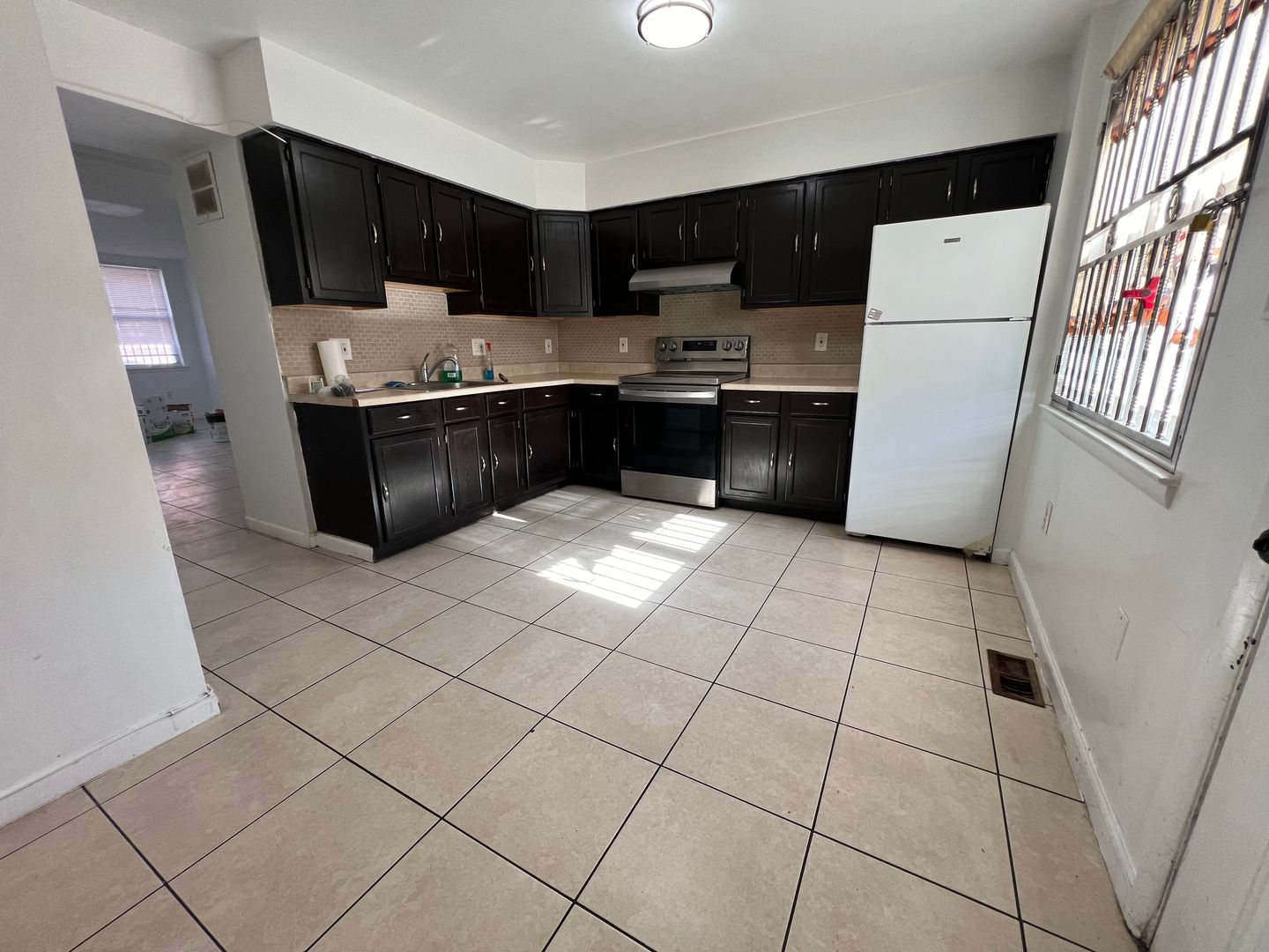 Philadelphia Townhome: 1610 W Diamond St